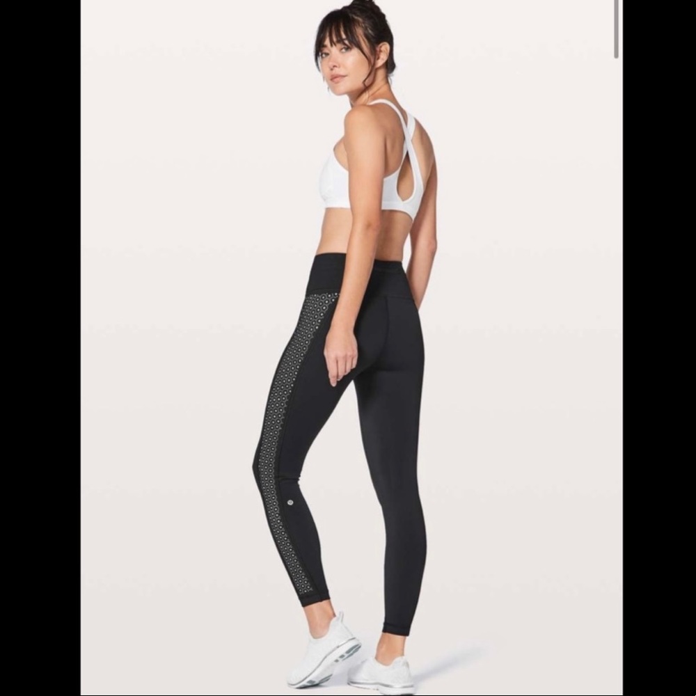Lululemon Wunder Under crop ll Laser Cut Leggings Size 2